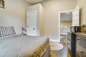 Apartment (4 Bedrooms) | Interior - Walk to Bites & Whittier Park: Uptown Getaway! (Minneapolis)