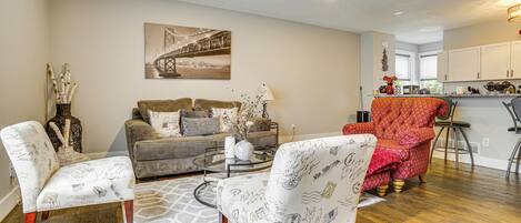 Apartment (4 Bedrooms) | Front of property