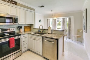 House (3 Bedrooms) | Interior - Naples Home Near 5th Ave South, Beaches & Zoo (Naples)