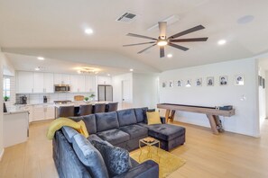 House (3 Bedrooms) | Interior - 2 Mi to Windsor Beach! Updated, Sleek Family Home (Lake Havasu City)