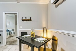 Apartment (0 Bedroom) | Interior