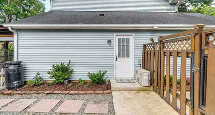 6 Mi to Falls Lake: Studio Stay in Raleigh!