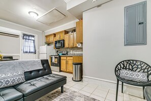 Apartment (0 Bedroom) | Interior