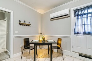 Apartment (0 Bedroom) | Interior