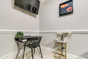 Apartment (0 Bedroom) | Interior