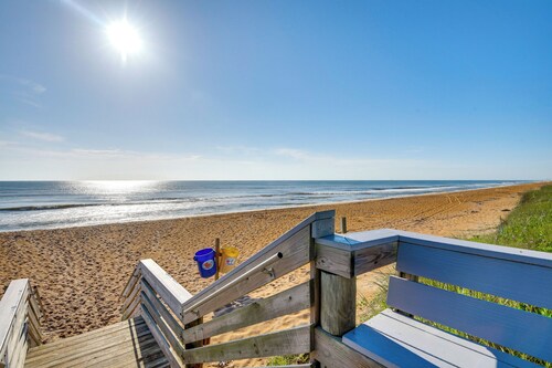 Swim, Fish & Walk to Shore: Ormond Beach Home!