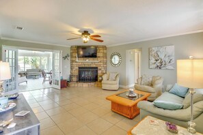 Interior - Swim, Fish & Walk to Shore: Ormond Beach Home! (Ormond Beach)