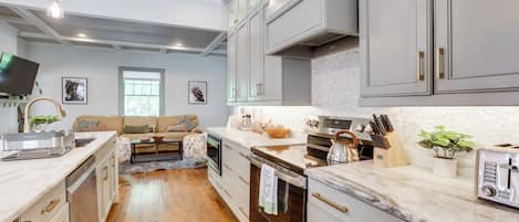 House (4 Bedrooms) | Interior
