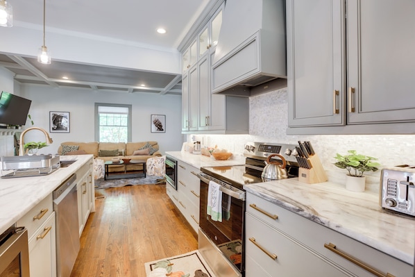 House (4 Bedrooms) | Interior