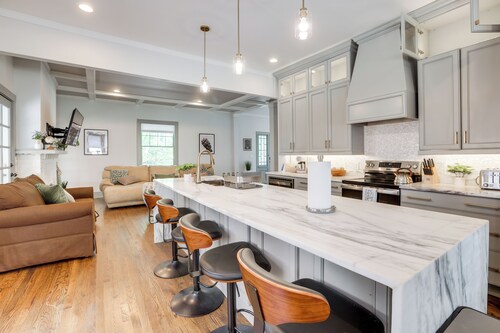 2 Mi to Dtwn: Stylish Urban Retreat in Birmingham