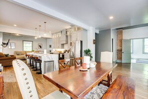 House (4 Bedrooms) | Interior