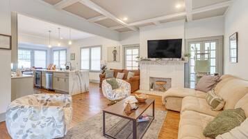 House (4 Bedrooms) | Front of property