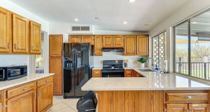 Near Catalina Hiking Trails: Mtn-view Home w/ Pool