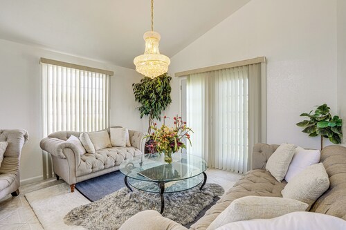 Bay & Hill Views: Modern Hercules Home