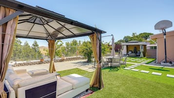 House (3 Bedrooms) | Front of property