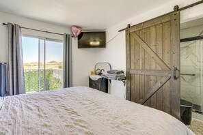 House (3 Bedrooms) | Interior - Bay & Hill Views: Modern Hercules Home (Hercules)