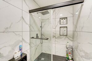 House (3 Bedrooms) | Interior - Bay & Hill Views: Modern Hercules Home (Hercules)