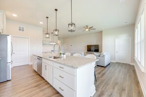 House (3 Bedrooms) | Interior