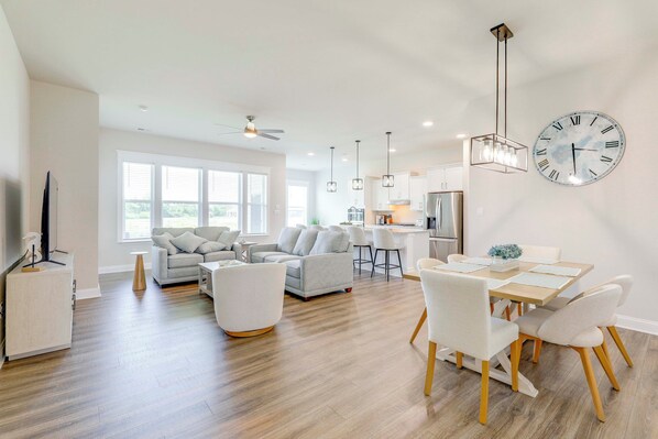 House (3 Bedrooms) | Interior