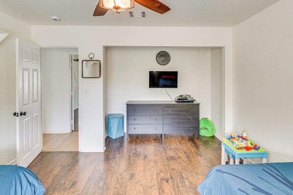 House (5 Bedrooms) | Interior