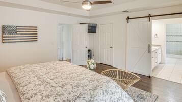 House (5 Bedrooms) | Interior