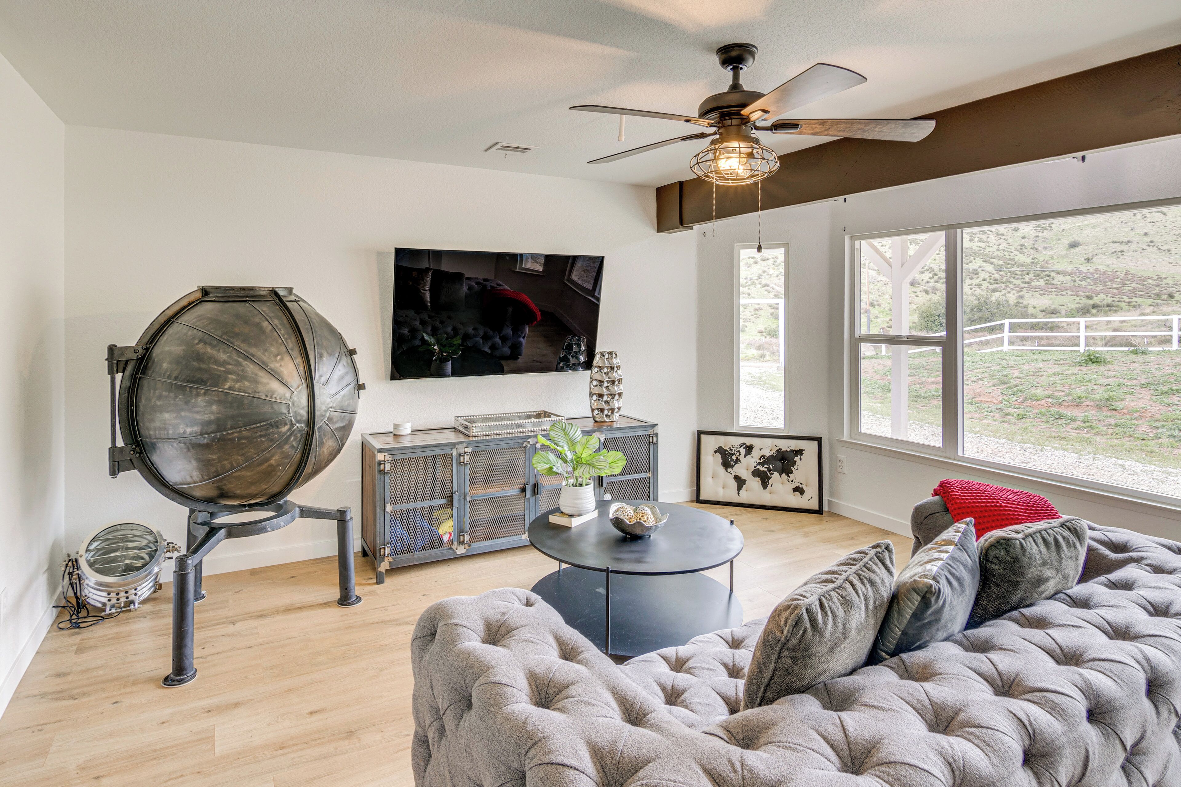 House (5 Bedrooms) | Interior