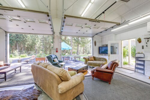 Walk to Happys Inn: Studio w/ Outdoor Space!