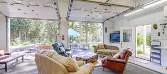 Walk to Happys Inn: Studio w/ Outdoor Space!