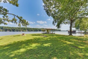Interior - On Lake Tillery: Spacious Home w/ Screened Porch! (Albemarle)