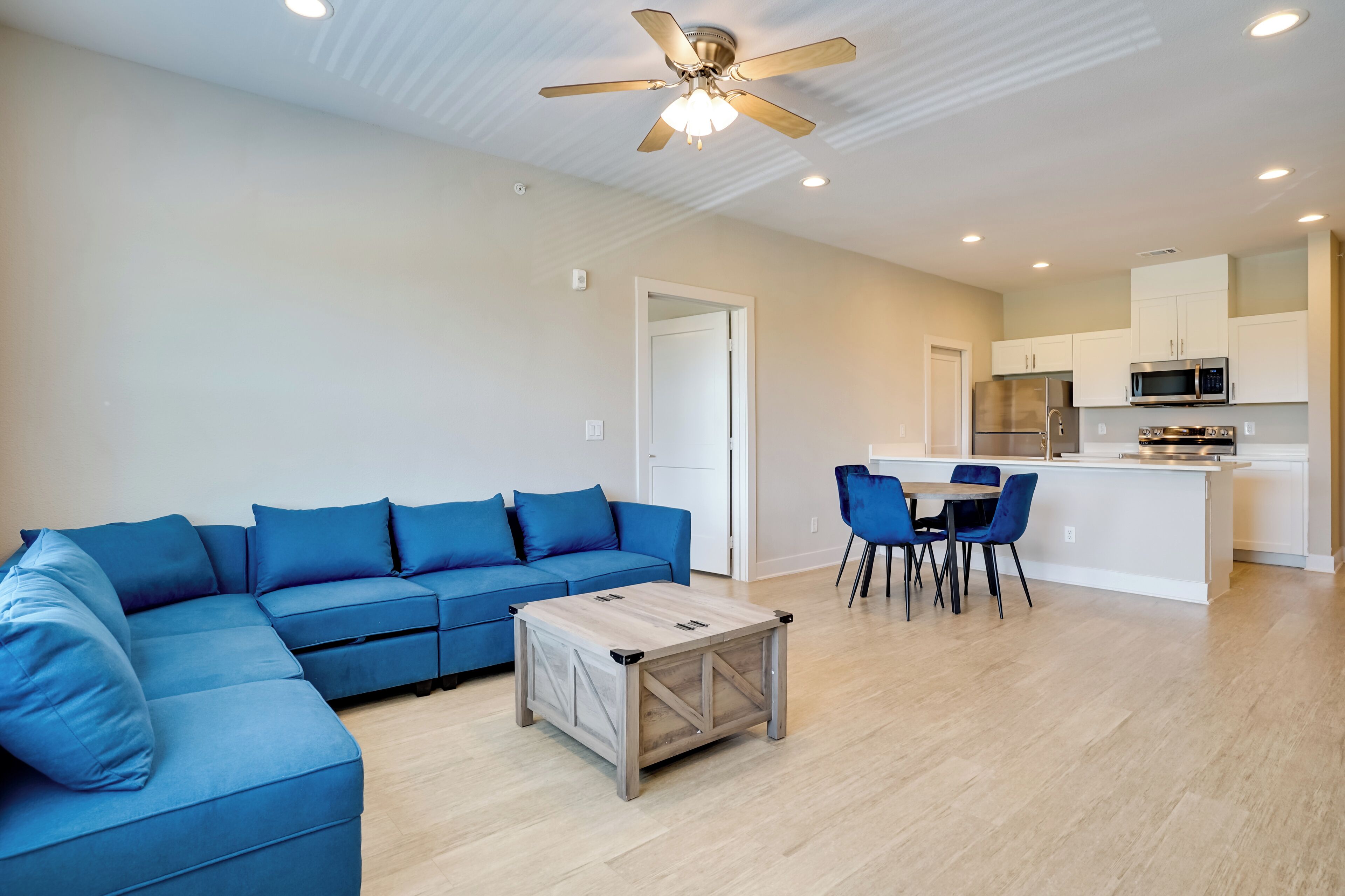 Apartment (2 Bedrooms) | Front of property