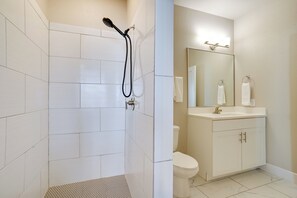 Apartment (1 Bedroom) | Interior - Pool Access, 1 Mi to Shops & Eats: Crowley Rental (Crowley)