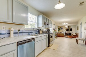 House (4 Bedrooms) | Interior