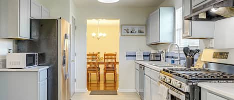 House (4 Bedrooms) | Interior