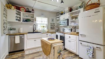 Cottage (2 Bedrooms) | Interior