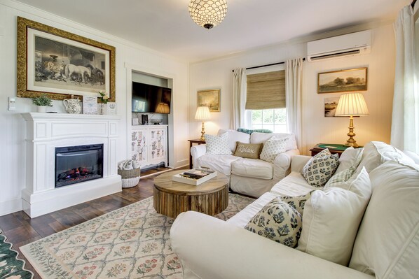 Cottage (2 Bedrooms) | Front of property