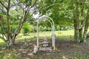 Cottage (2 Bedrooms) | Interior - Shepard Cottage Near Wilmington & Wedding Venue (Burgaw)