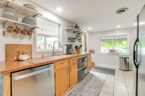 House (3 Bedrooms) | Interior - 1 Mi to Burr Oak Lake: Home w/ Deck & Patio! (Glouster)