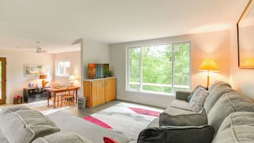 House (3 Bedrooms) | Front of property