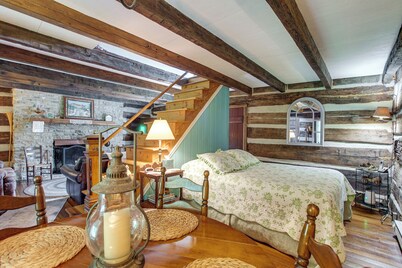 3 Mi to River: 11-acre Retreat in Rural Stockport