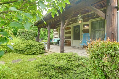 3 Mi to River: 11-acre Retreat in Rural Stockport