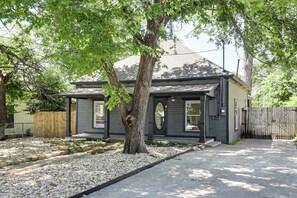 House (2 Bedrooms) | Front of property