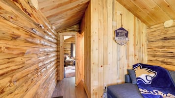 House (1 Bedroom) | Interior