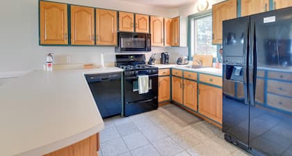 Community Boat Dock: Lake Memphremagog Condo!