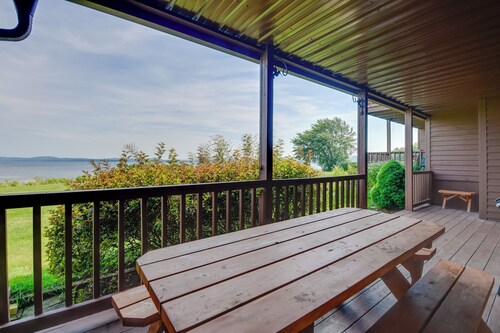 Community Boat Dock: Lake Memphremagog Condo!