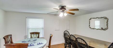 House (4 Bedrooms) | Interior