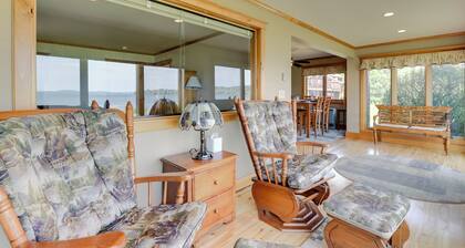 Pool Access: Waterfront Lake Memphremagog Condo!