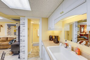 Apartment (0 Bedroom) | Interior