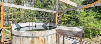 Spring-fed Soaking Tub! Lush Central Oregon Haven