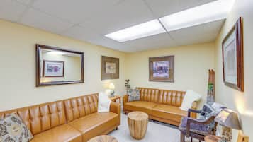 Apartemen (3 Bedrooms) | Bagian depan properti
