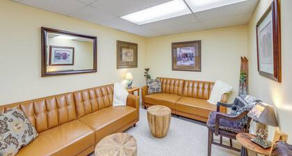 Walk to Happy's Inn & Lake Access: Libby Apartment